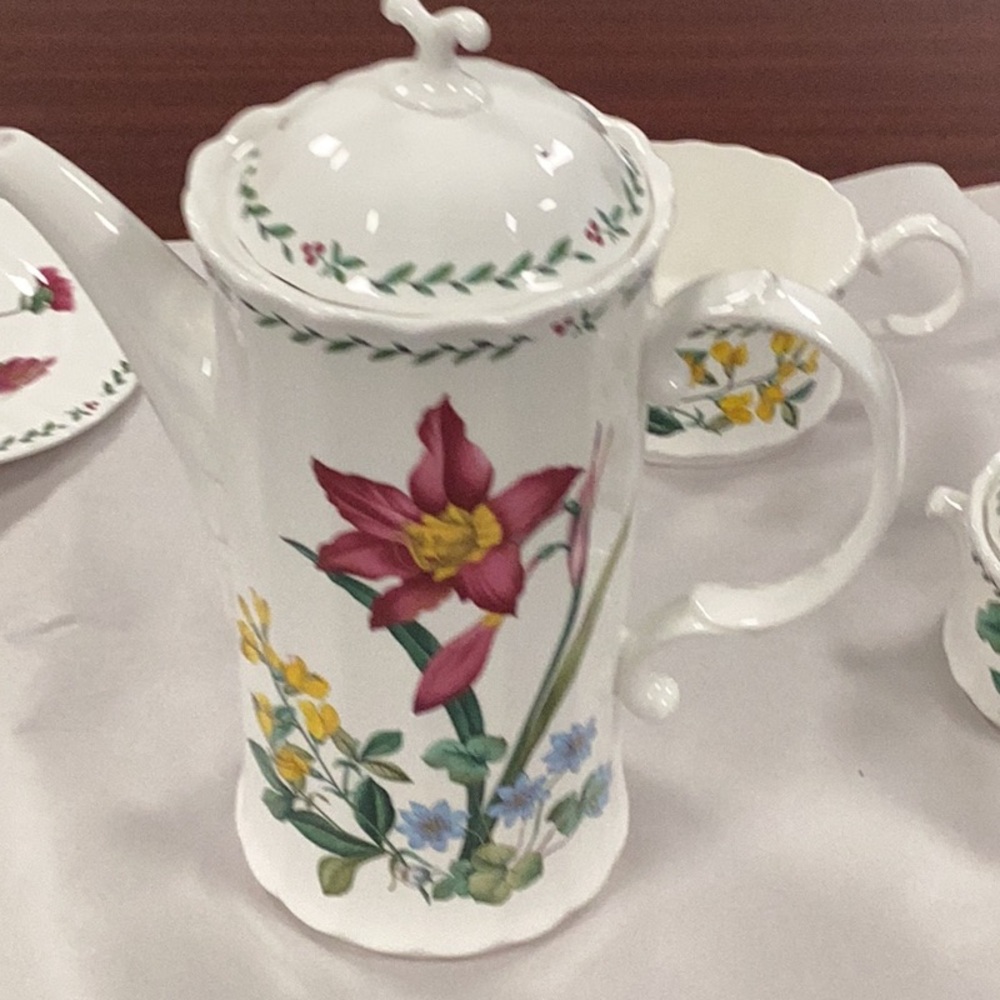 Mikasa Maxima Summer Symphony Fine China Accessories Set - Picture 2 of 12